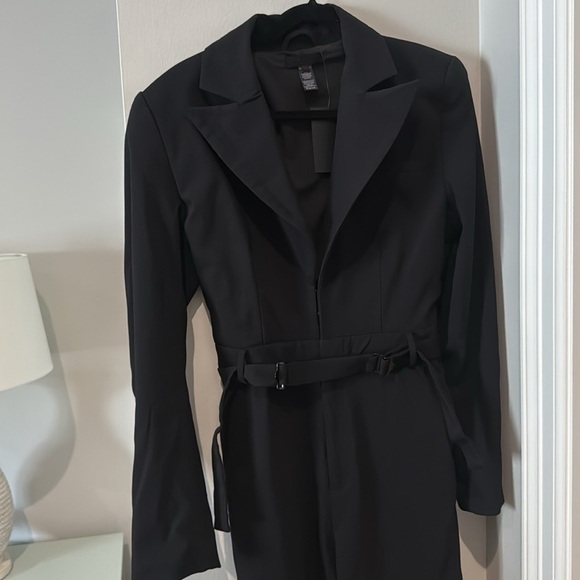 NWT revolve hours brand long sleeve suit, jacket, jumpsuit, black size medium - Picture 2 of 5